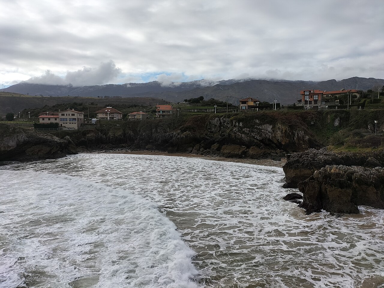 Llanes